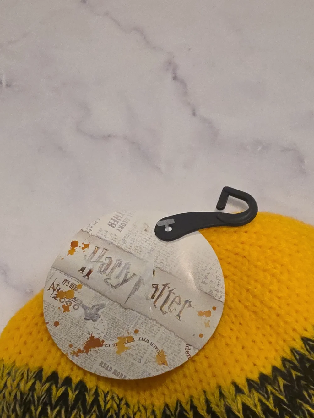 Harry Potter Yellow Knit Kids Visor Beanie with Crest - Brand New